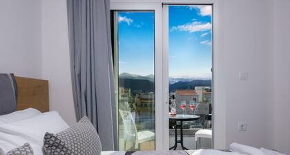 Deluxe City Hotel