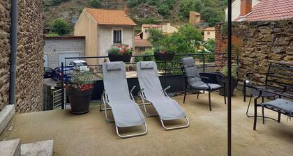 GĂźte cosy avec jeux et terrasse Ă Auzon