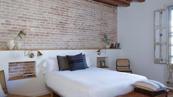 4 bedrooms, in-room safe, desk, iron/ironing board