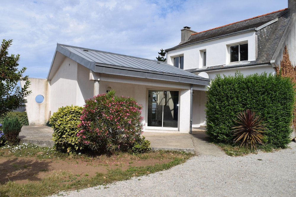 Villa 2 minutes from the beach! Game room, ideal for families.