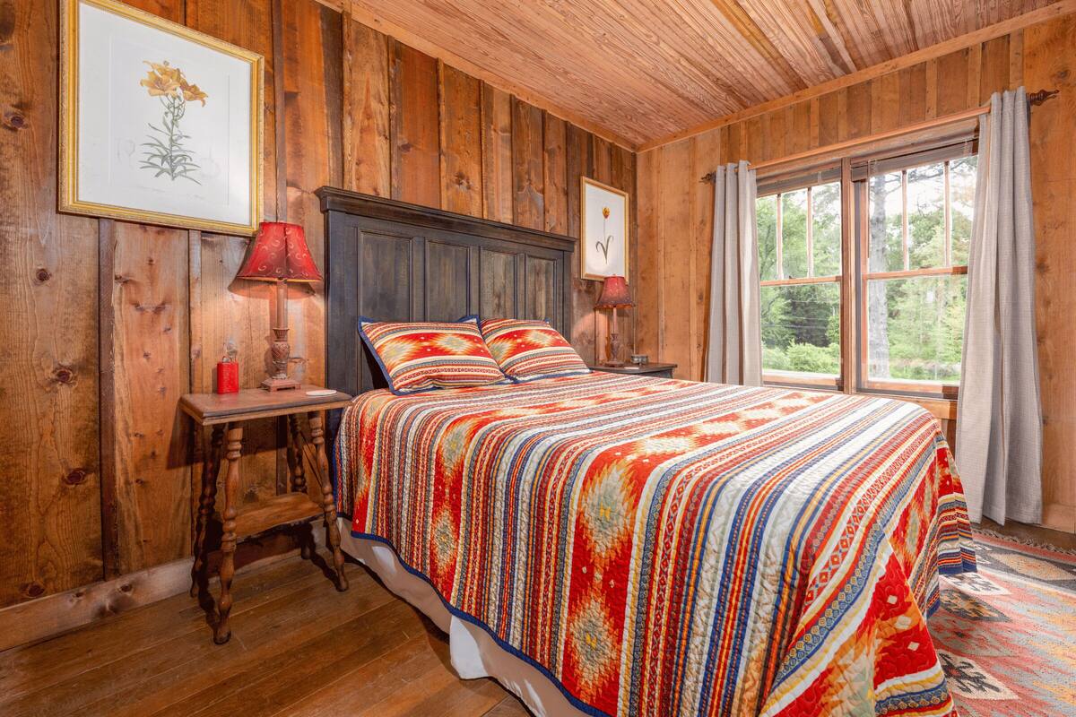 Superior Suite, Ensuite (Camelia Suite)