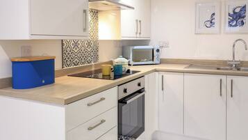 Cottage | Bếp riêng | Tủ lạnh, máy rửa bát, ấm điện, lò nướng bánh mì