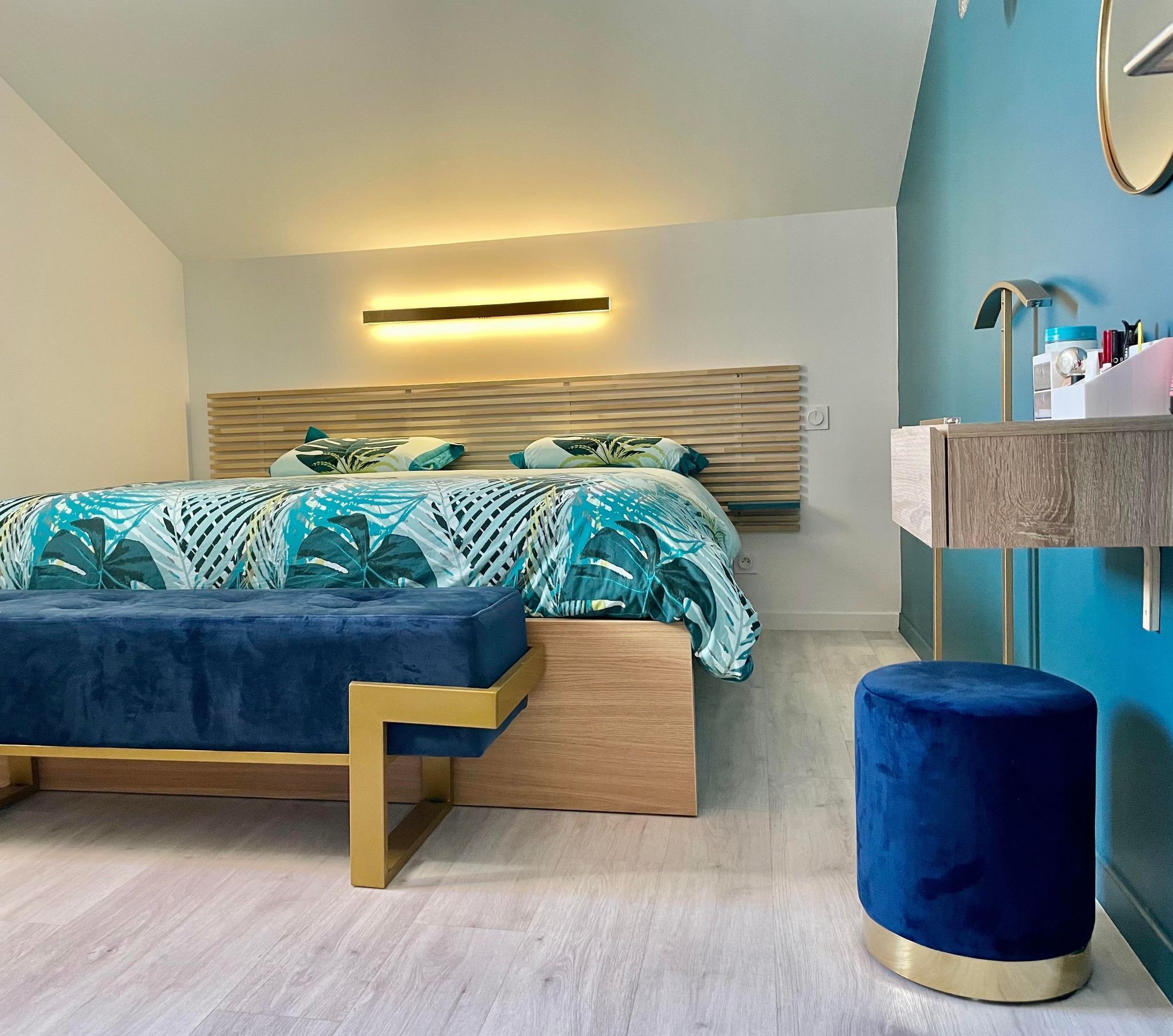 VILLA DU PRAT A colorful residence.