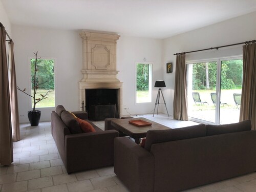 Sologne, large villa amid woods and ponds