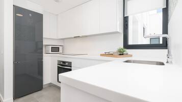 Fridge, microwave, oven, dishwasher