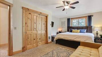 4 bedrooms, iron/ironing board, WiFi, bed sheets