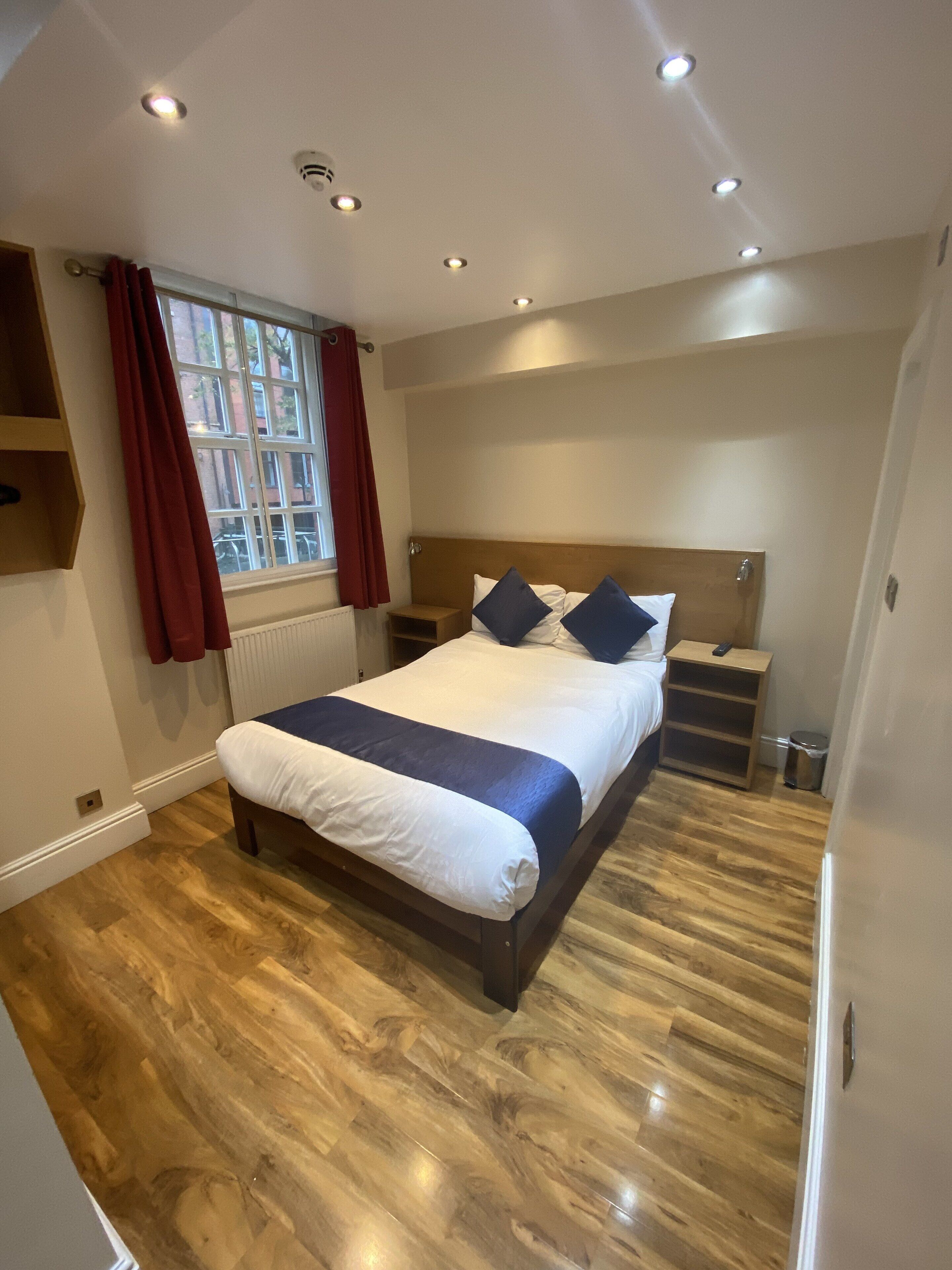 Photo - Ville Hotel