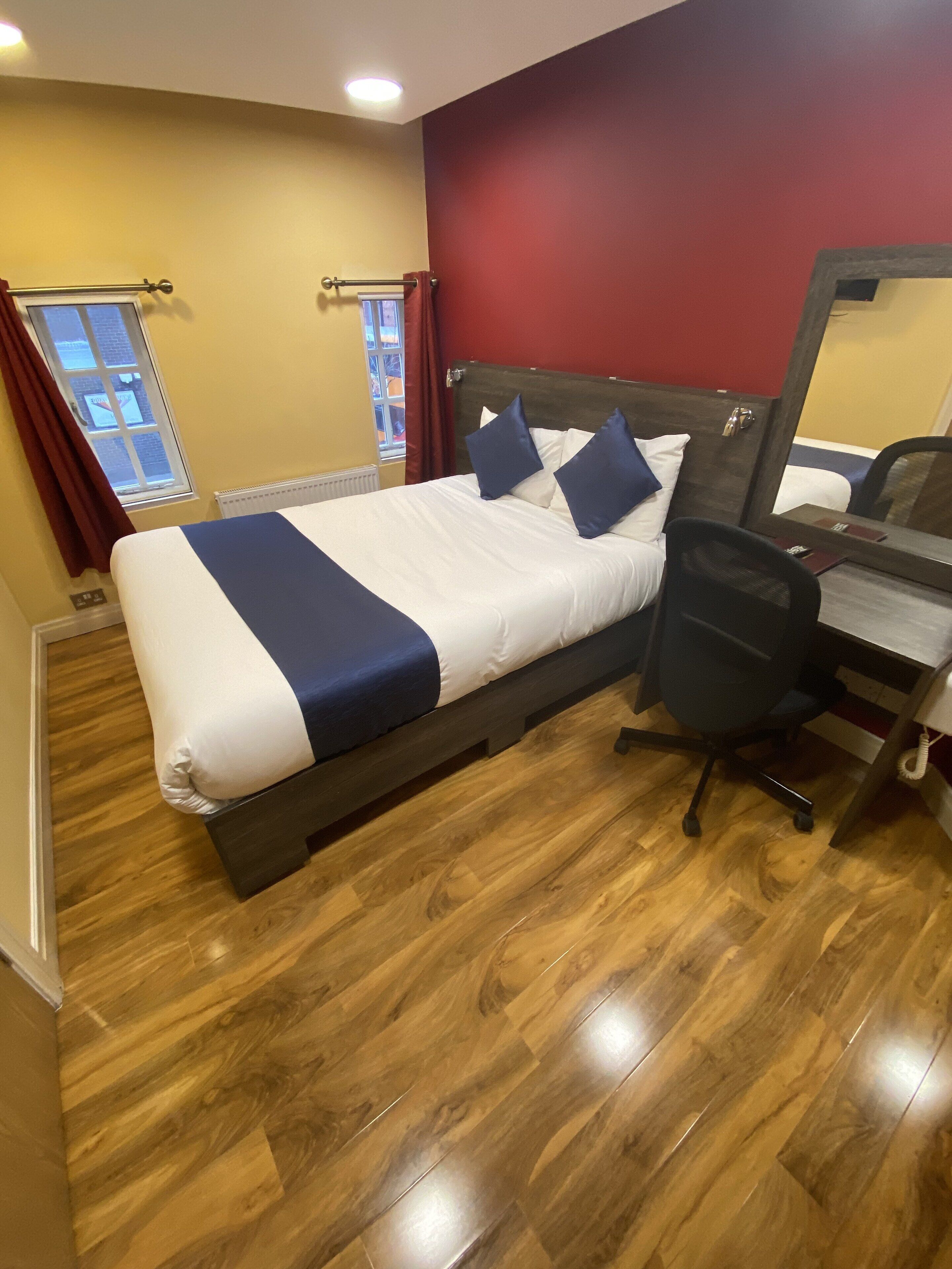 Photo - Ville Hotel