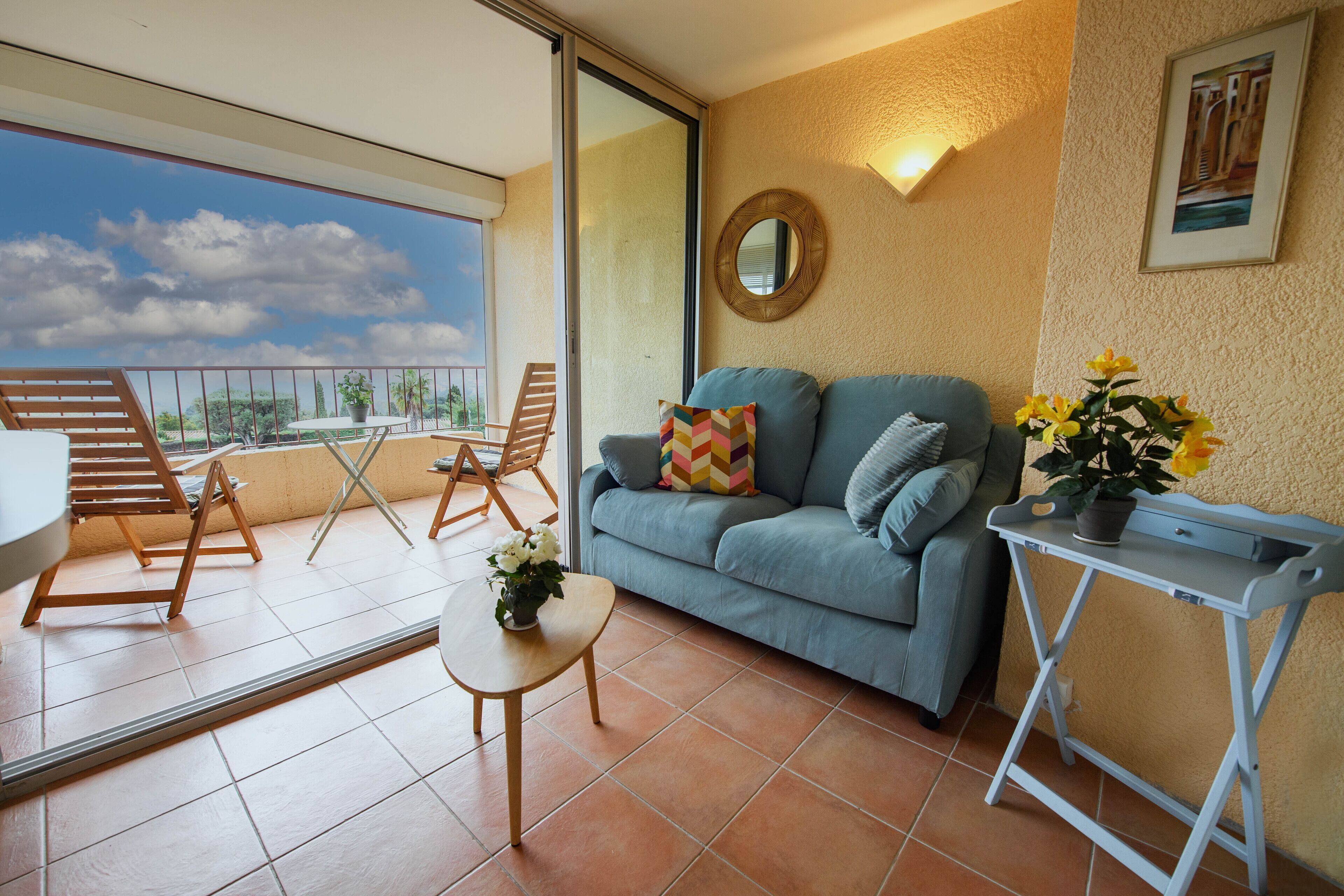 智能電視、書籍