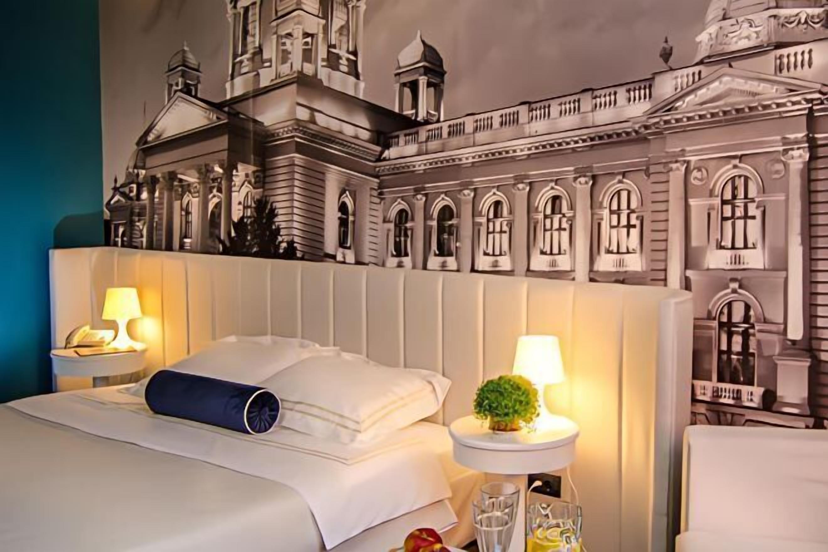 Literie de qualité supérieure, matelas mémoire de forme, bureau