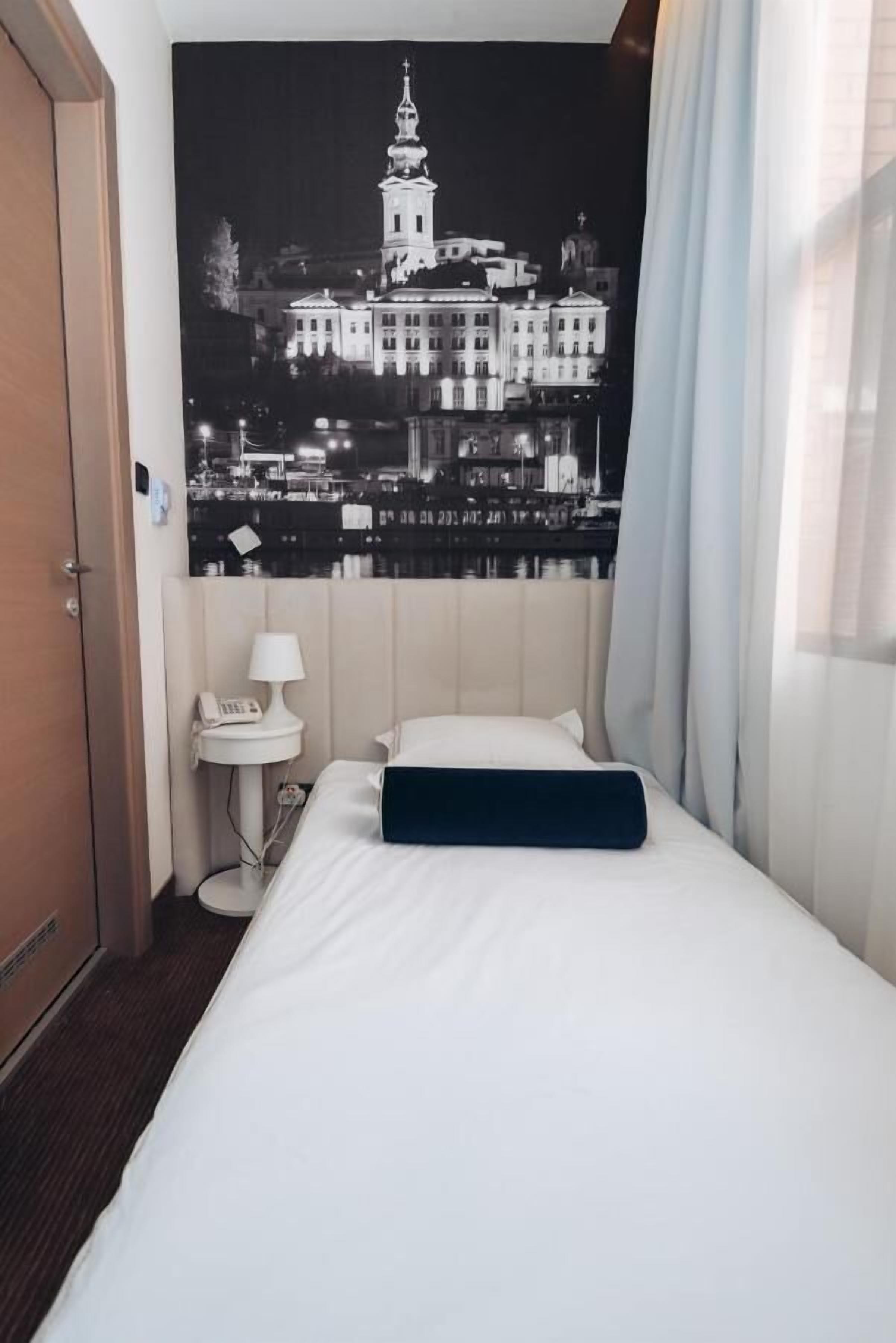 Literie de qualité supérieure, matelas mémoire de forme, bureau