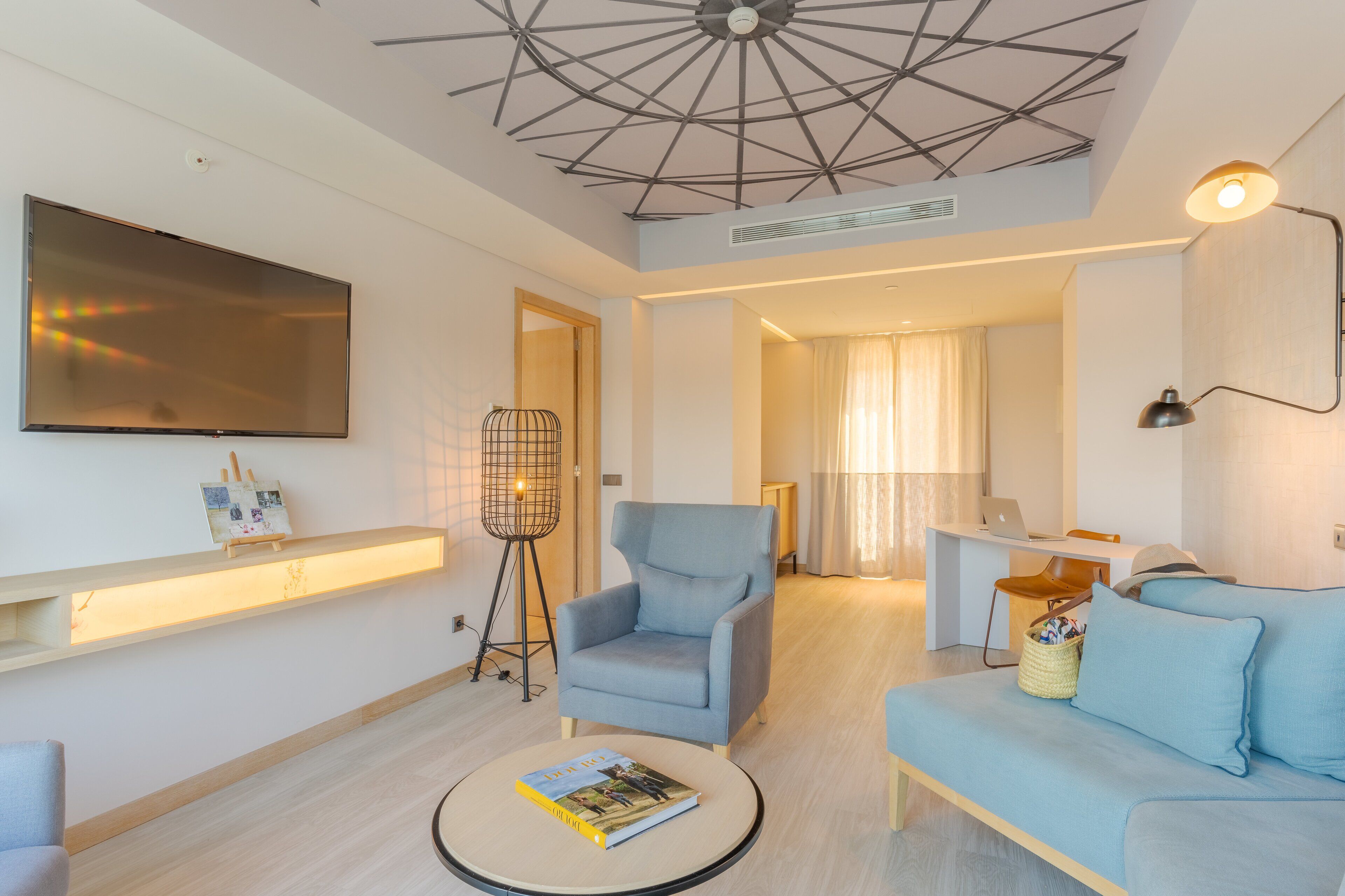 1 bedroom, minibar, in-room safe, desk