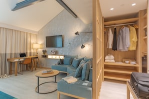 1 bedroom, minibar, in-room safe, desk