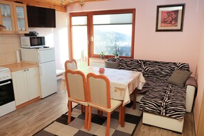 Lägenhet (Apartment Jorsi with Balcony) | Matservice på rummet