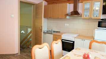 Appartamento (Apartment Jorsi with Balcony) | Cucina privata | Frigorifero