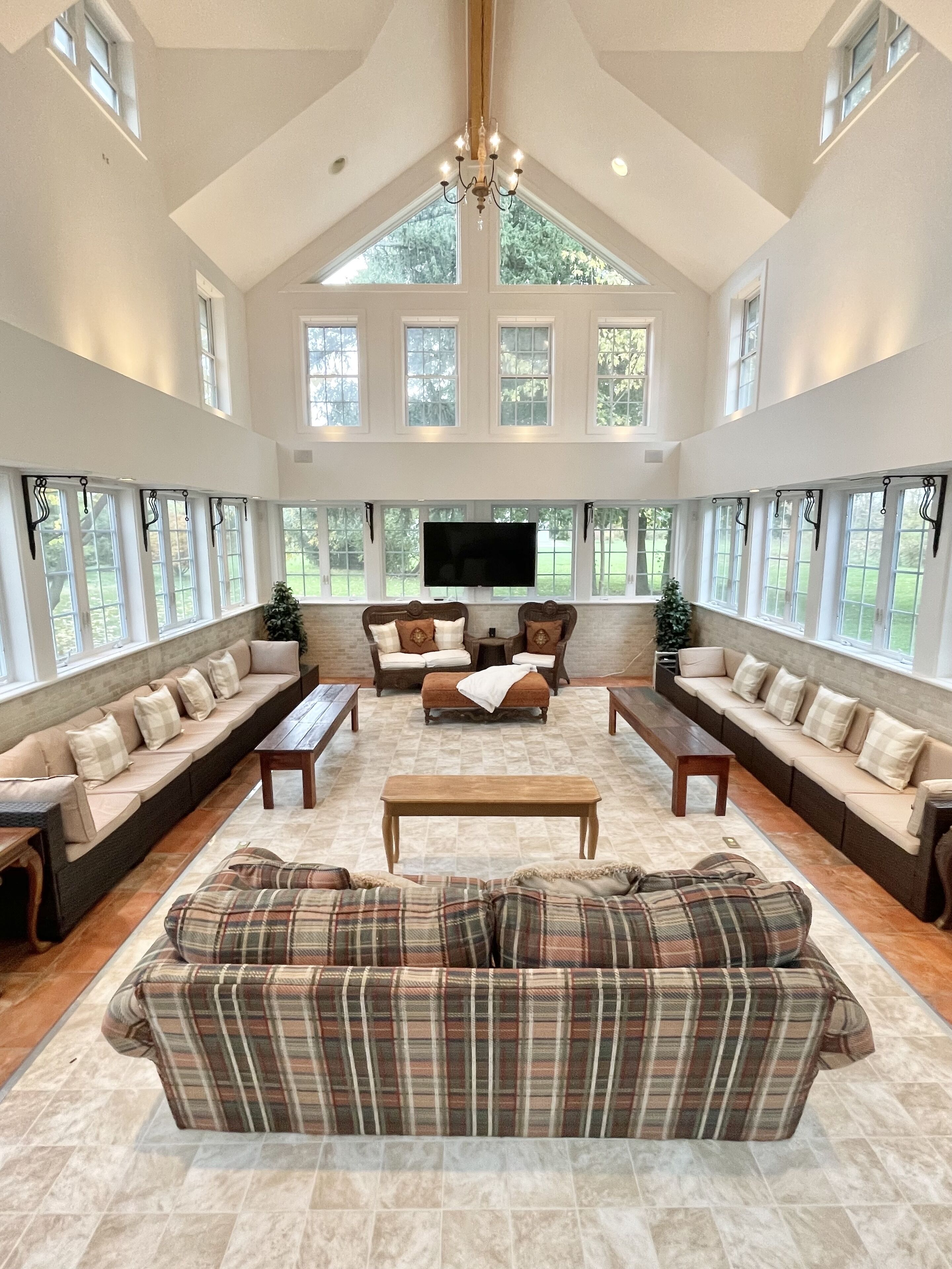 8bedroom Estate, with Family Entertainment Room