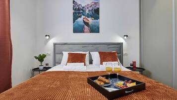 4 bedrooms, in-room safe, iron/ironing board, free WiFi