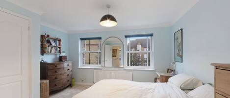 3 bedrooms, bed sheets