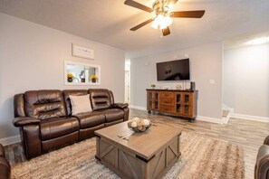 Smart TV, fireplace, offices