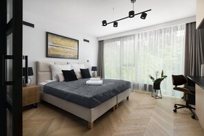 Studiosvit Design | Strykjärn/strykbräda, gratis wi-fi och sängkläder