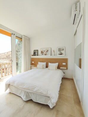 2 bedrooms, iron/ironing board, travel cot, free WiFi