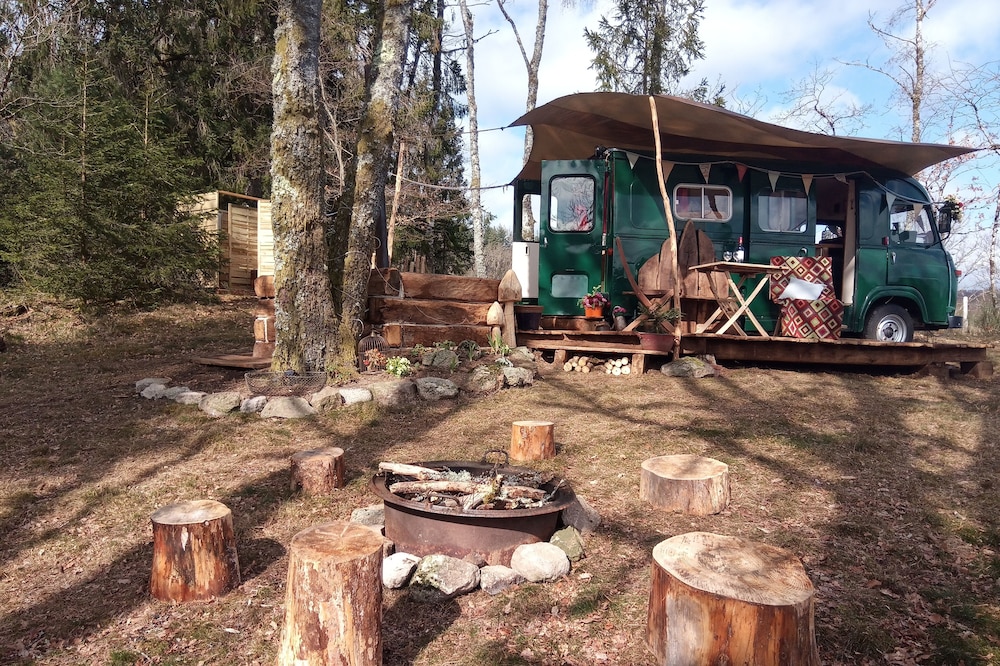 camping car, wood-fired spa in the woods of Millevaches