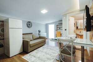 Penthouse Deluxe | Bộ đồ giường cao cấp, trang trí khác biệt 