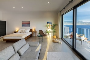 Deluxe Apartment, 1 Queen Bed, Non Smoking, Sea View | 1 bedroom, Egyptian cotton sheets, premium bedding