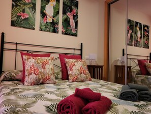 2 chambres, fer et planche à repasser, lit parapluie, Wi-Fi gratuit