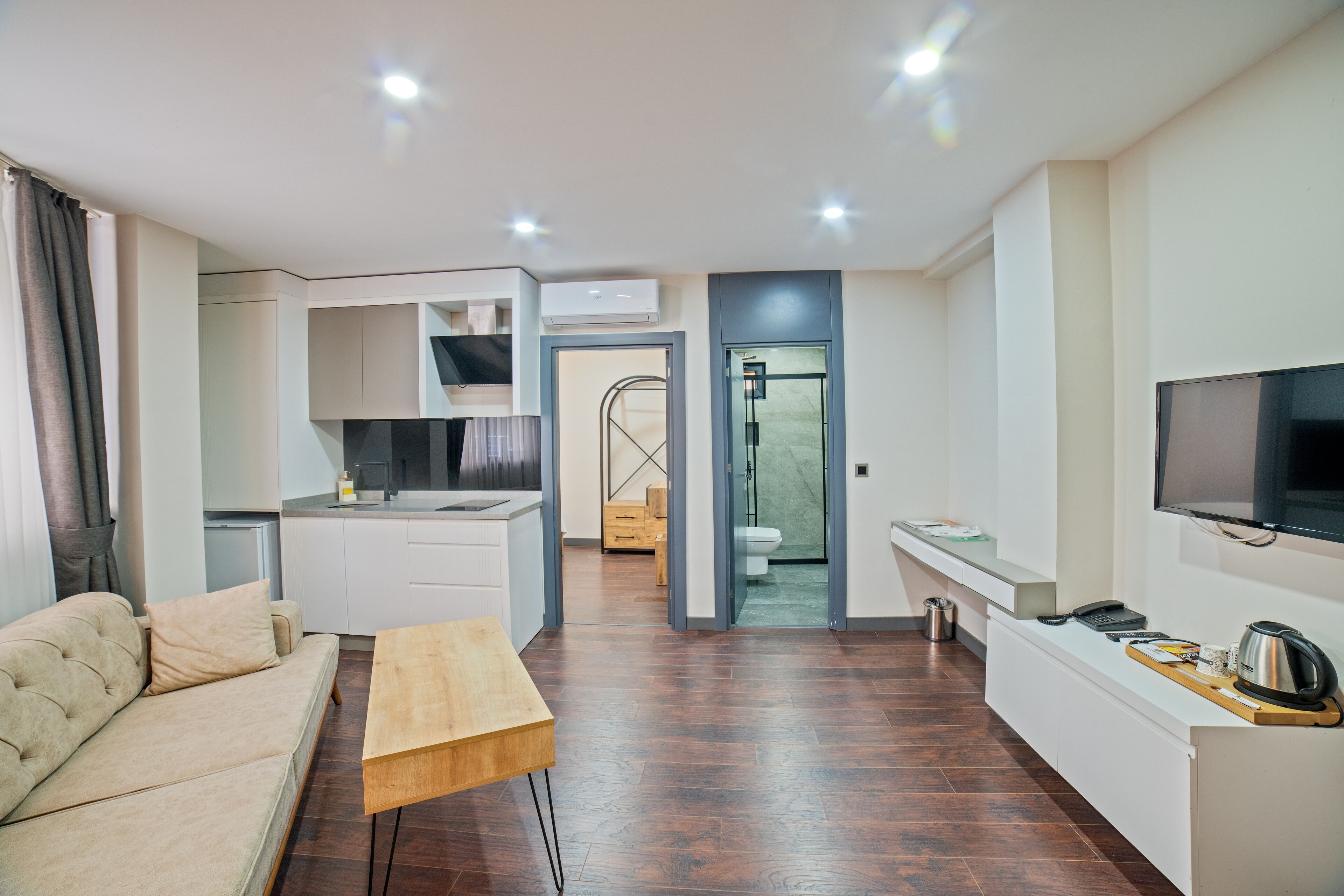 Deluxe-Apartment | Zimmersafe, schallisolierte Zimmer, Bügeleisen/Bügelbrett