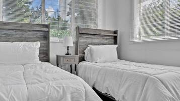 3 habitaciones, escritorio, wifi gratis y ropa de cama