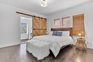 3 bedrooms, desk, free WiFi, bed sheets