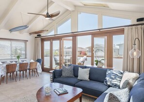 Smart TV, fireplace - 3809 Sea Foam Oasis - One Block to Miles of Beach (Monterey)