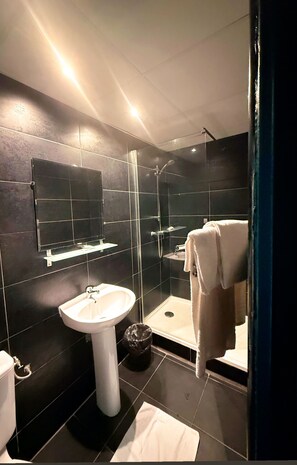 Bathroom - Hotel Le Beausejour (Marseille)