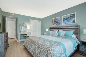 2 slaapkamers, een strijkplank/strijkijzer, gratis wifi, beddengoed