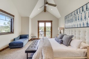 3 bedrooms, iron/ironing board, free WiFi