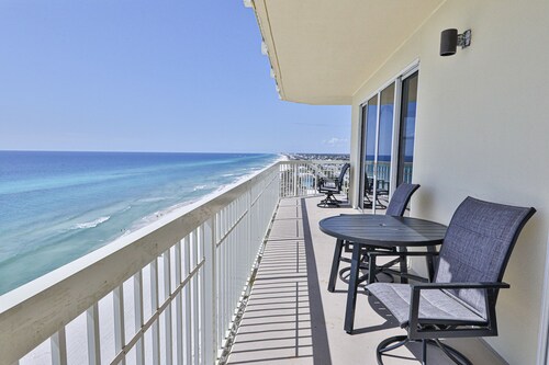 Gulf front end unit w/ wraparound balcony, Sunset ocean views, 3BR 3BA!