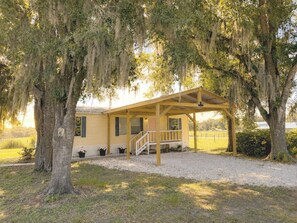Property grounds - Relaxing Cottage Near Fishhawk (Lithia)