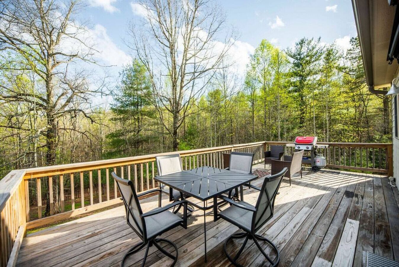 Our Quiet Place – Large deck, yard, and firepit