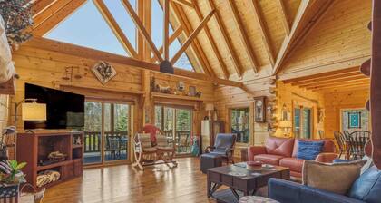 Copper Canyon - Luxury Lodge located on Private Lake