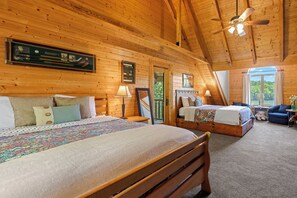 5 bedrooms, iron/ironing board, Internet, bed sheets