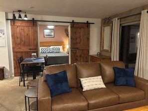 Smart TV, fireplace, DVD player, books