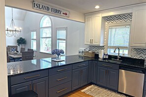Fridge, microwave, oven, stovetop - Walk to Beach/Ferry/Downtown - Quiet w/Hot Tub! Get 50% off Island Ferry Tickets (Hyannis)
