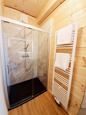 Shower, towels