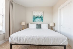 Apartamento conforto, 2 quartos (Self Check-in with Virtual Front Desk) | Camas com colchões de espuma com sistema de memória