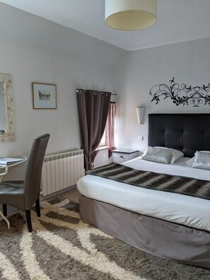 Room - Charming estate just 1h30 from Paris (Flacey)