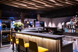 Bar (on property) - Hotel Krone – Aktiv & Erholt (Churwalden)