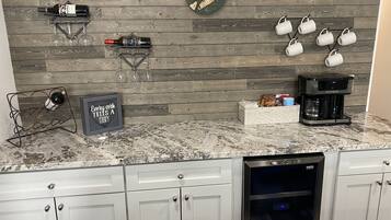 KylskÄp, mikrovÄgsugn, ugn och spishÀll