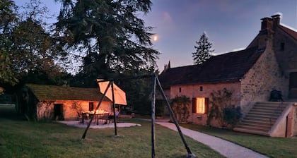 Idyllic family retreat - spacious, tranquil, Games Room in a restored Farmhouse