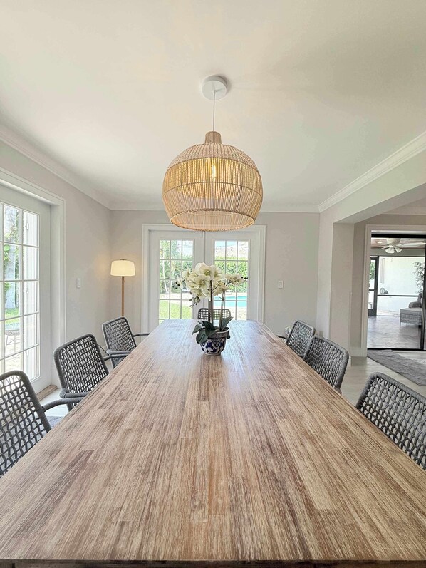 Dining - 4 Br Family Friendly Home w/ gated Heated Pool (Pompano Beach)